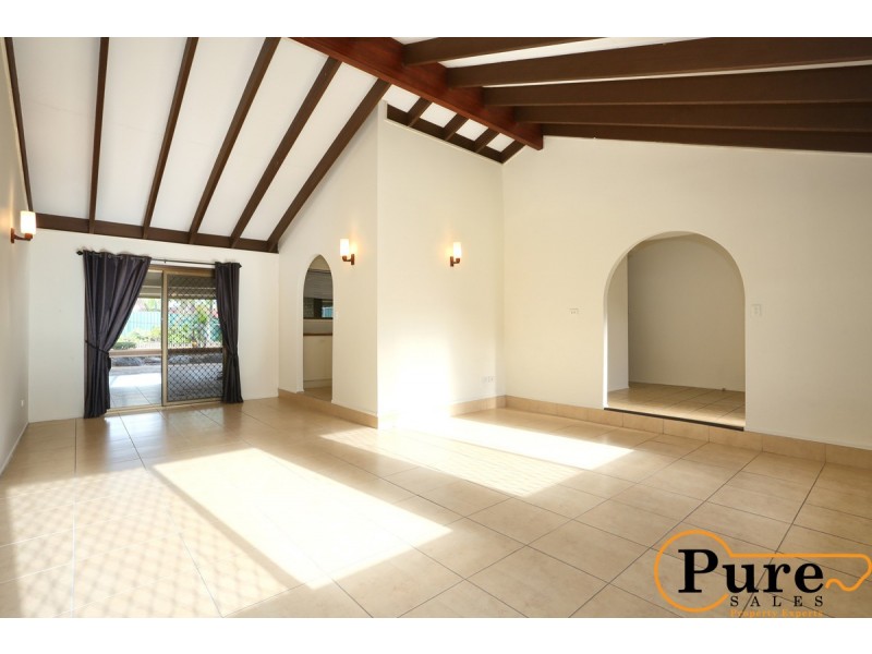 11 Hibbertia Court, Springwood QLD 4127