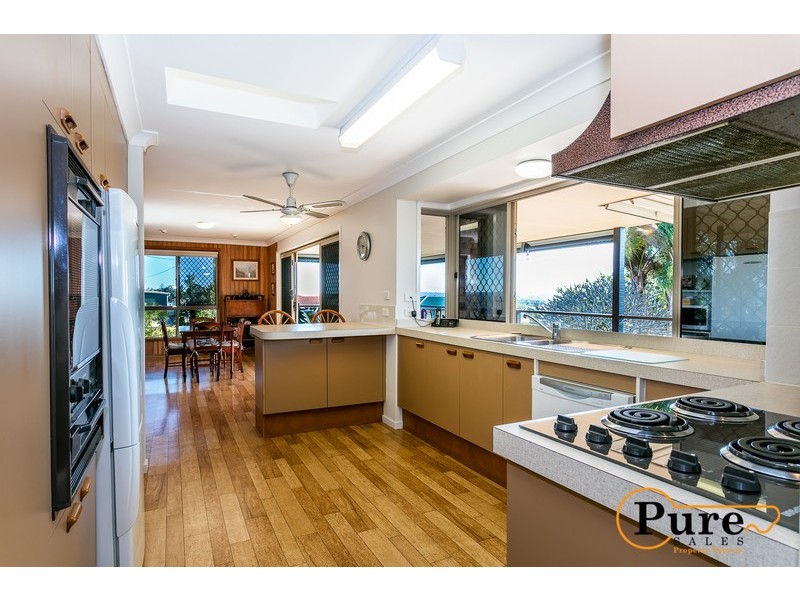 8 Lance Drive, Mount Warren Park QLD 4207