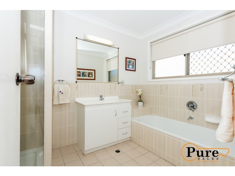 8 Lance Drive, Mount Warren Park QLD 4207