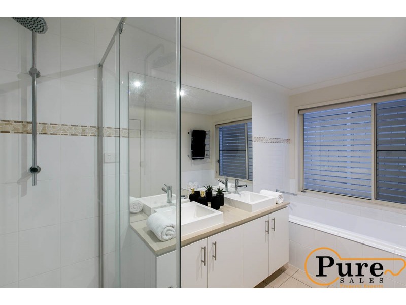 17A Brenda Street, Morningside QLD 4170