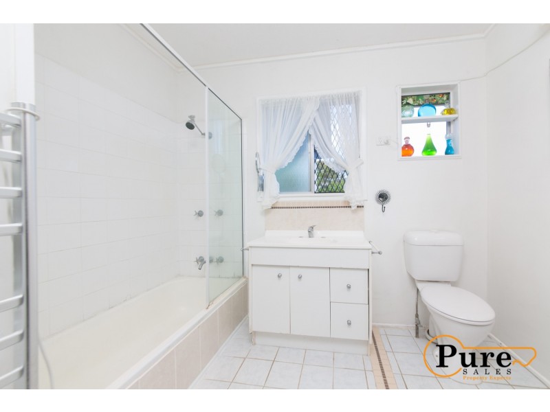 24 Ashvale Street, Kingston QLD 4114
