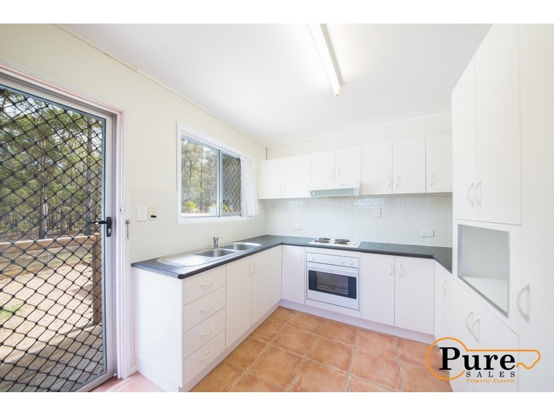 8 Patricia Avenue, Woodridge QLD 4114