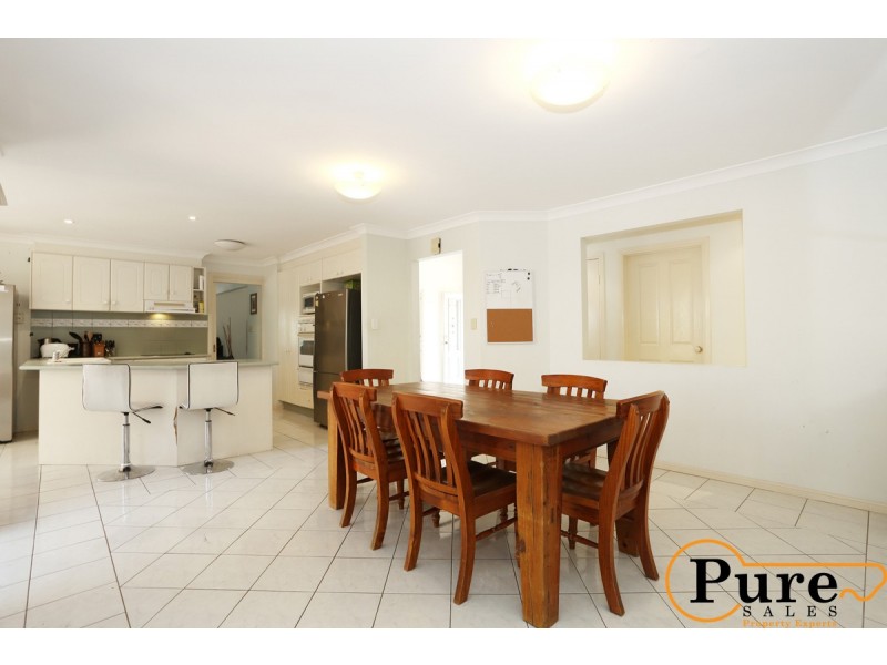 23 Mukurta Street, Chapel Hill QLD 4069