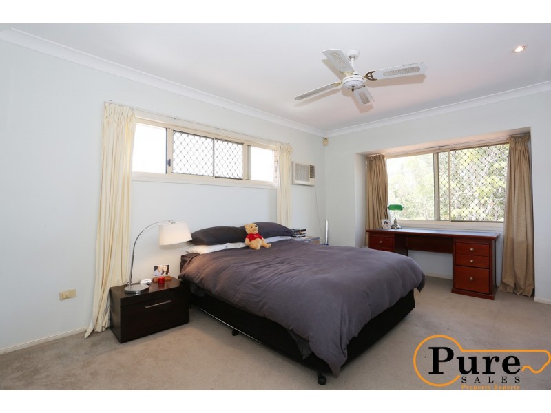 23 Mukurta Street, Chapel Hill QLD 4069