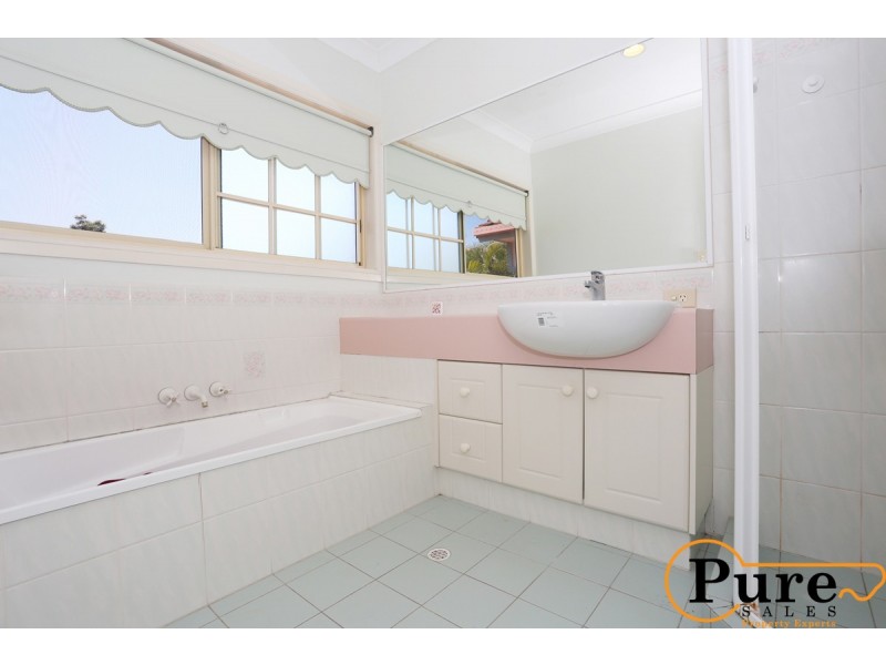 23 Mukurta Street, Chapel Hill QLD 4069