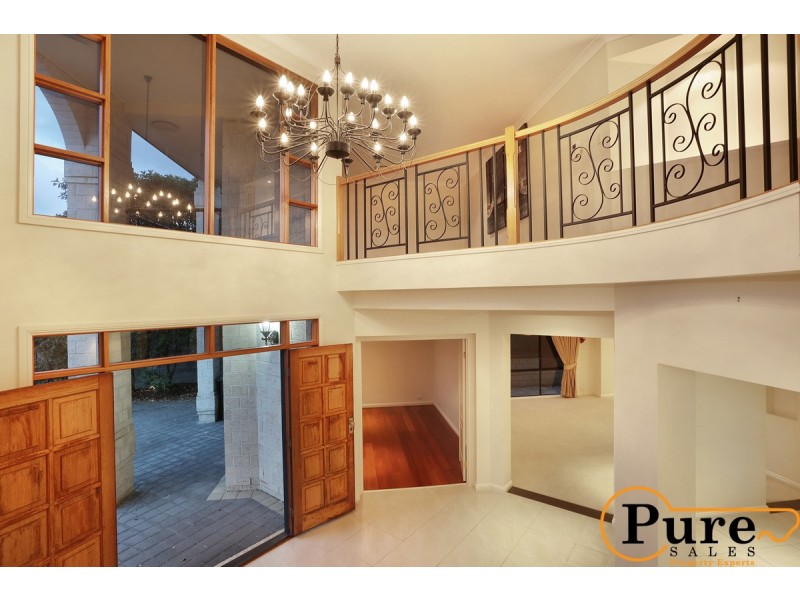 48 Kauri Street, Carindale QLD 4152