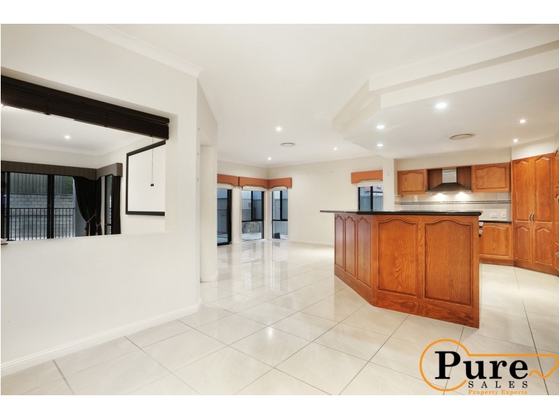 48 Kauri Street, Carindale QLD 4152