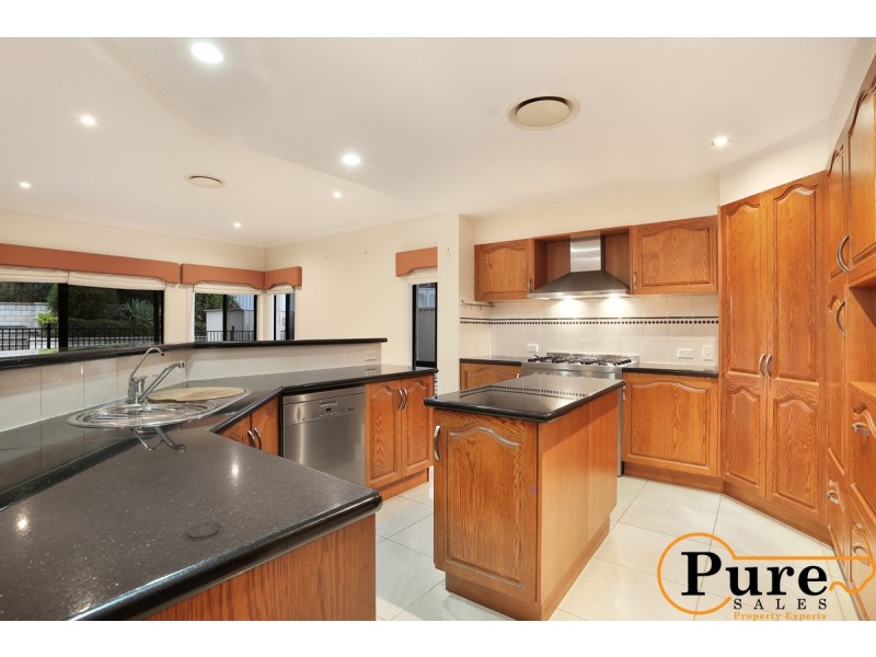 48 Kauri Street, Carindale QLD 4152