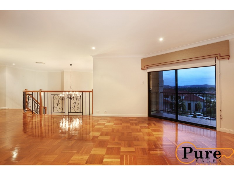 48 Kauri Street, Carindale QLD 4152