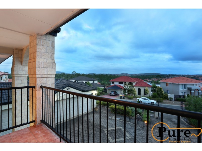 48 Kauri Street, Carindale QLD 4152