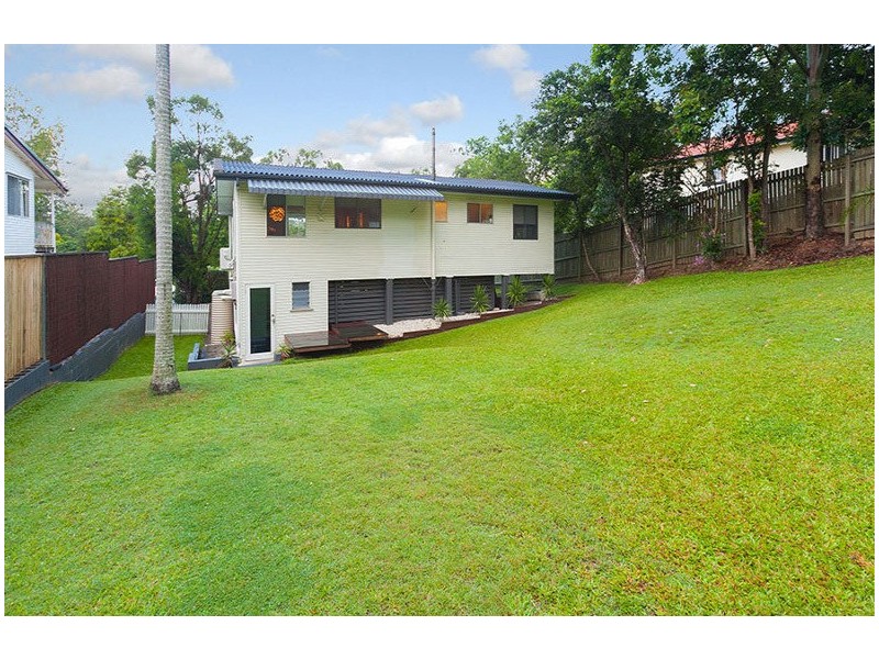 25 David Road, Holland Park QLD 4121