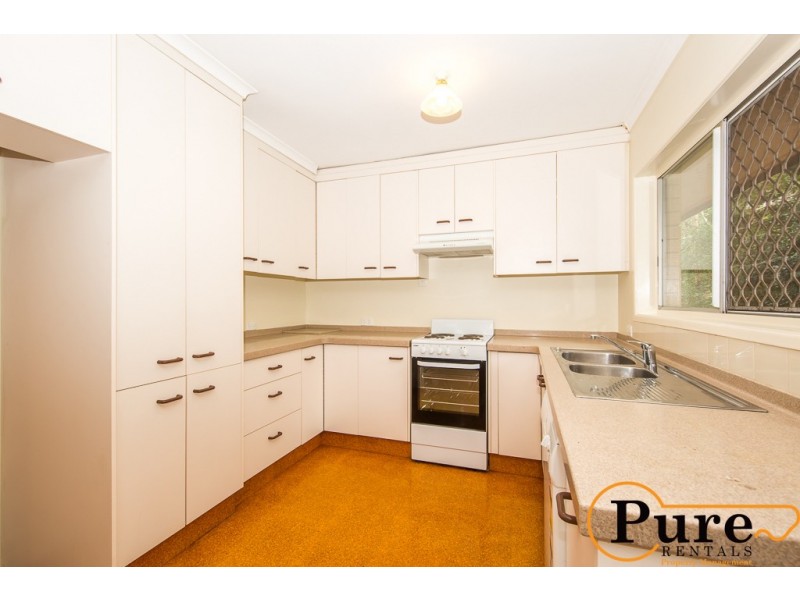 19 Tucker Street, Chapel Hill QLD 4069