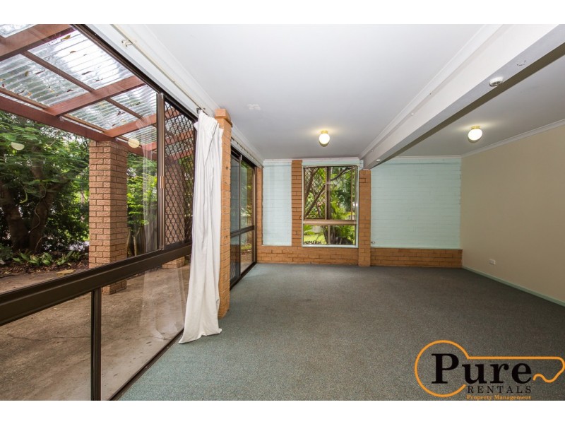 19 Tucker Street, Chapel Hill QLD 4069