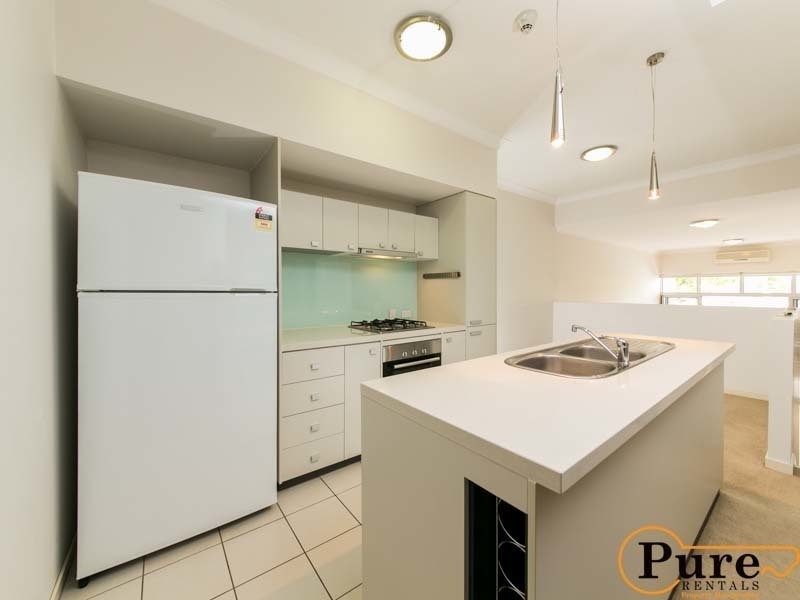 2/8 Belgrave Road, Indooroopilly QLD 4068