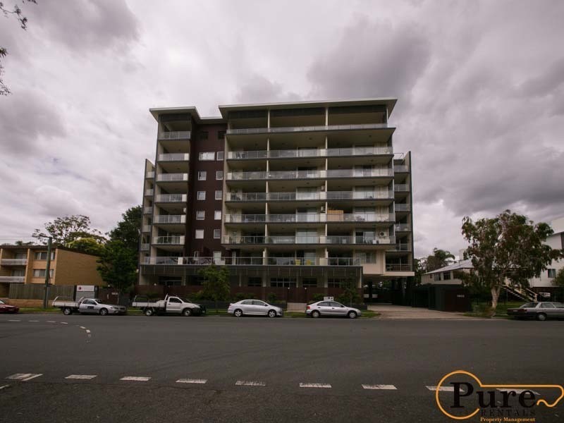 2/8 Belgrave Road, Indooroopilly QLD 4068
