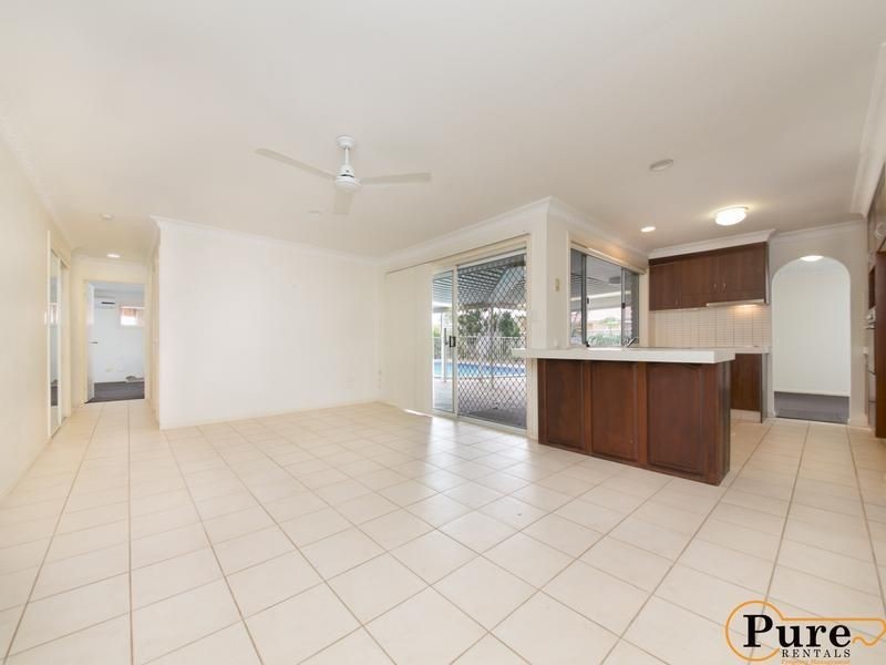 7 Nicolson Court, Mermaid Waters QLD 4218