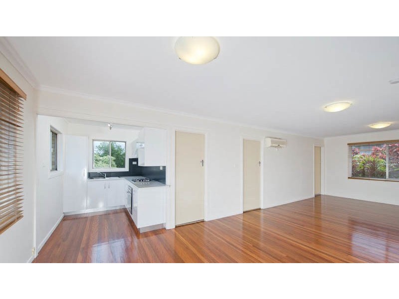 7 Yanderra Avenue, Arana Hills QLD 4054