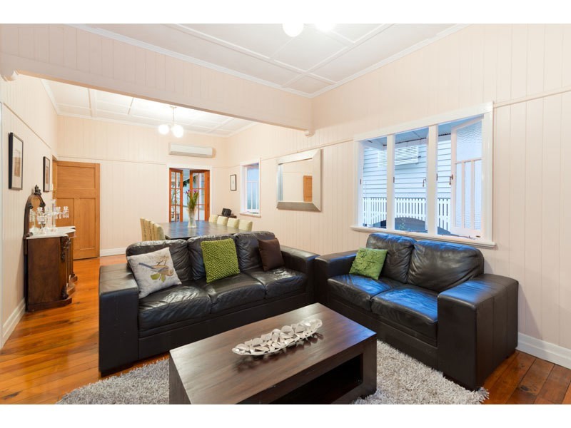 17 Wahroonga Road, Ashgrove QLD 4060