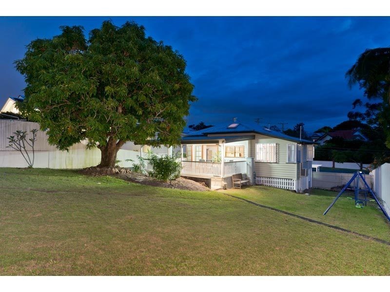 17 Wahroonga Road, Ashgrove QLD 4060