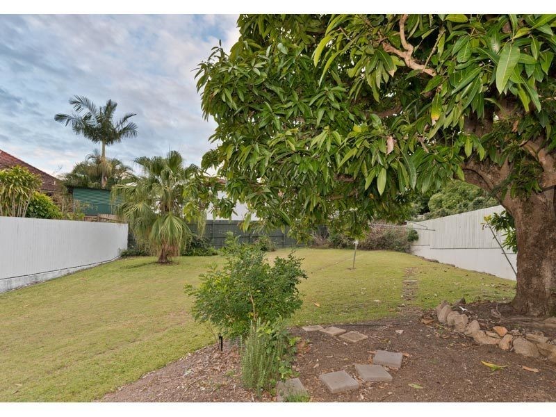 17 Wahroonga Road, Ashgrove QLD 4060