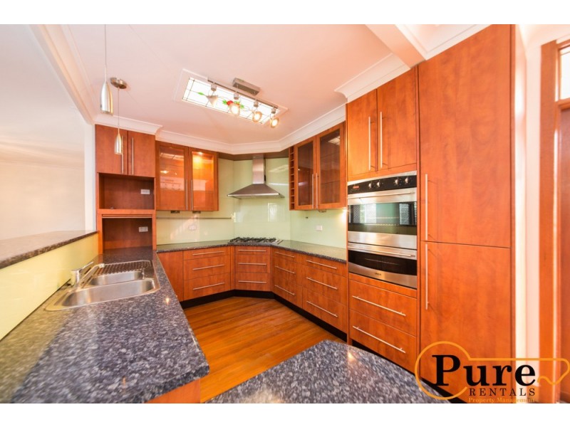 2 Redbourne Street, Chermside West QLD 4032