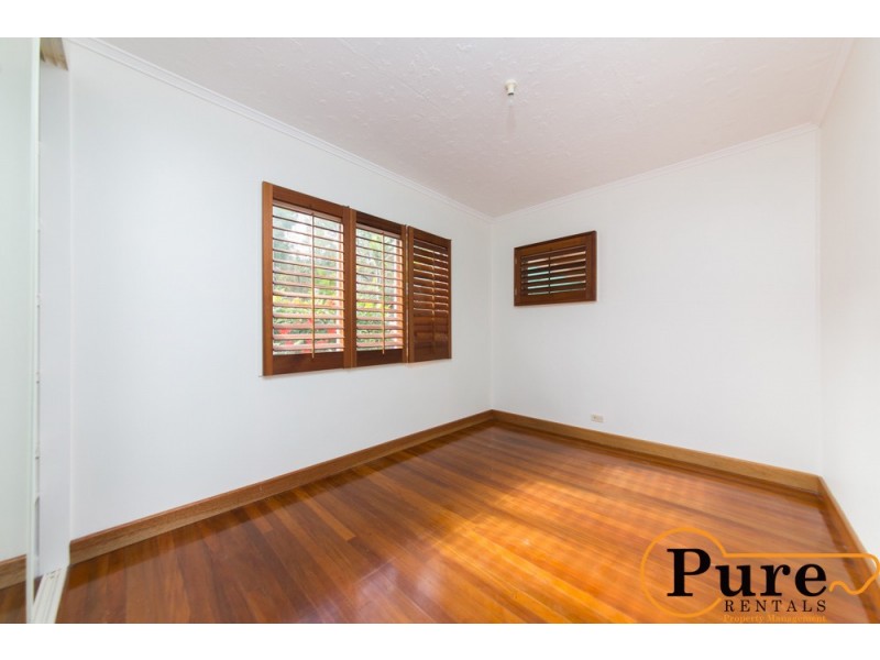 2 Redbourne Street, Chermside West QLD 4032