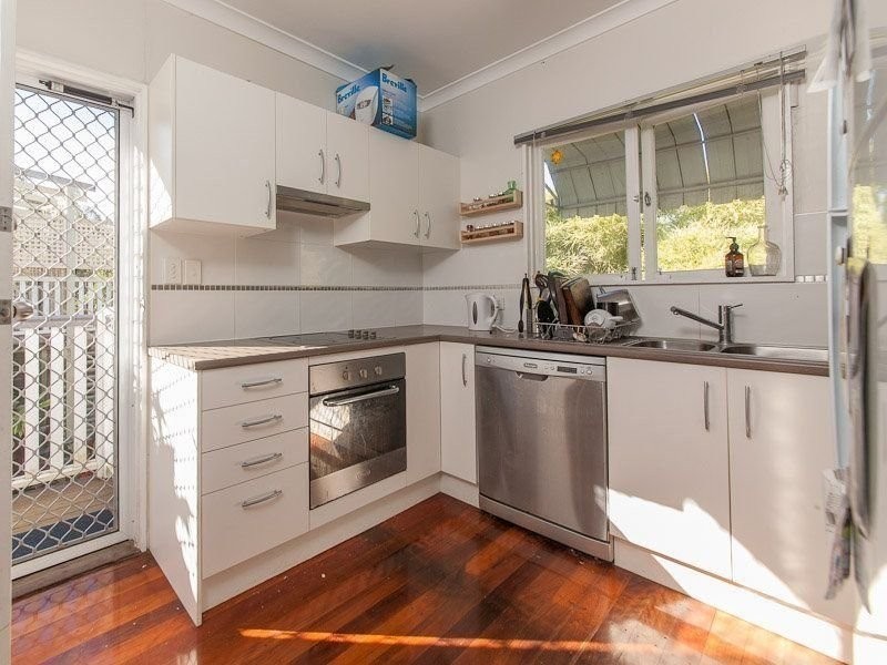 13B Mackenzie Street, Annerley QLD 4103