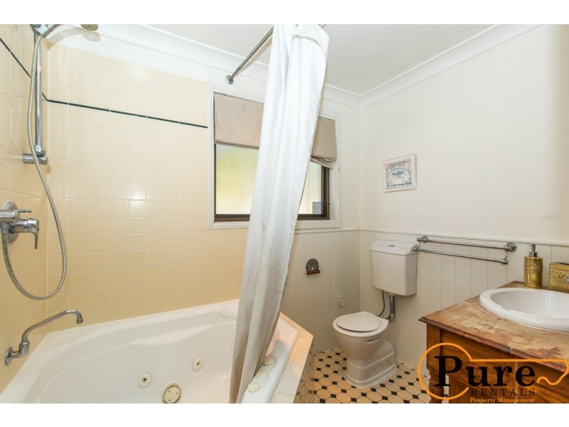 195 Discovery Drive, Helensvale QLD 4212