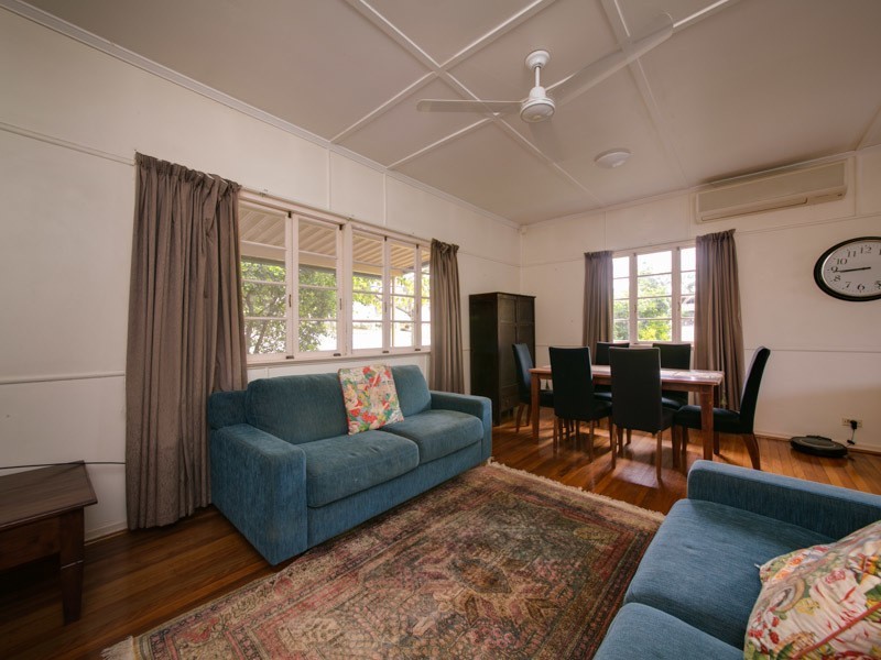 4 Camelot Street, Tennyson QLD 4105