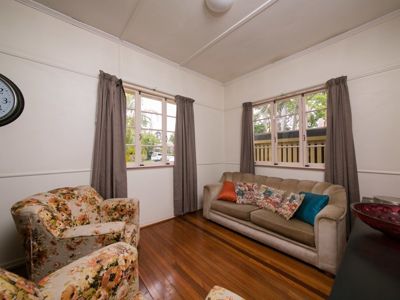 4 Camelot Street, Tennyson QLD 4105