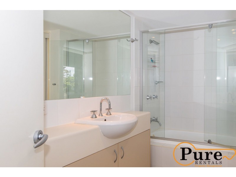 15/5 Rock Street, Scarborough QLD 4020