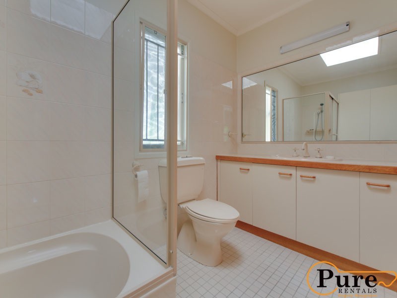 127 Weller Road, Tarragindi QLD 4121