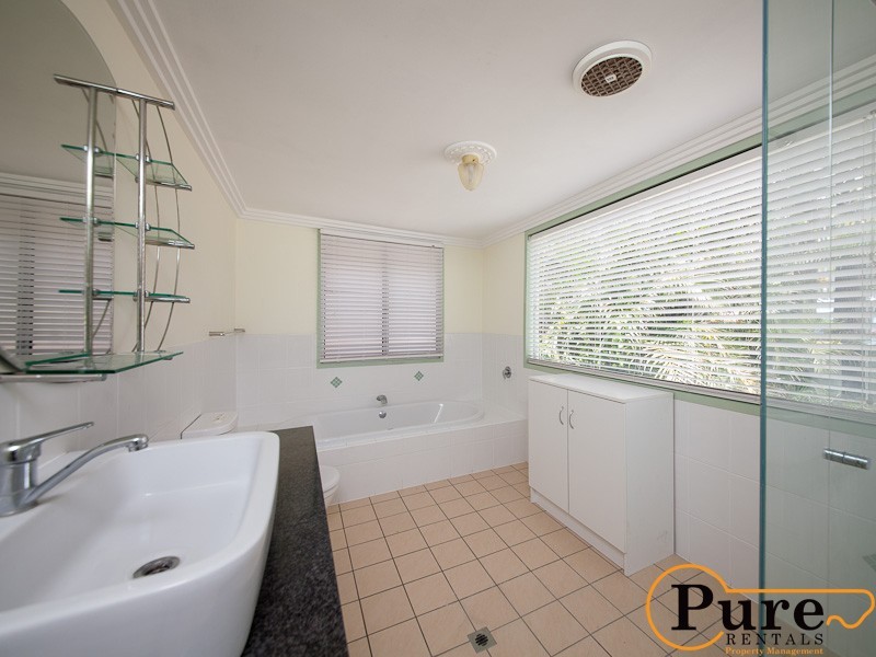 42 Bramston Terrace, Herston QLD 4006