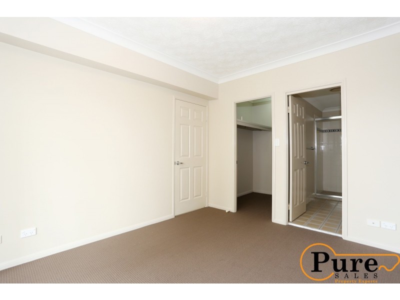 13/14 Le Grand Street, Macgregor QLD 4109