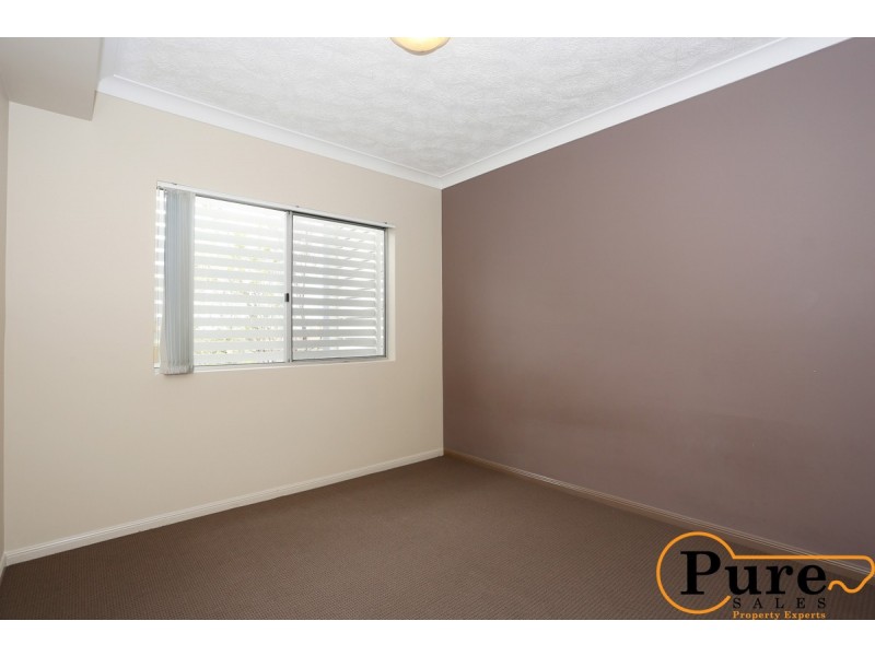 13/14 Le Grand Street, Macgregor QLD 4109