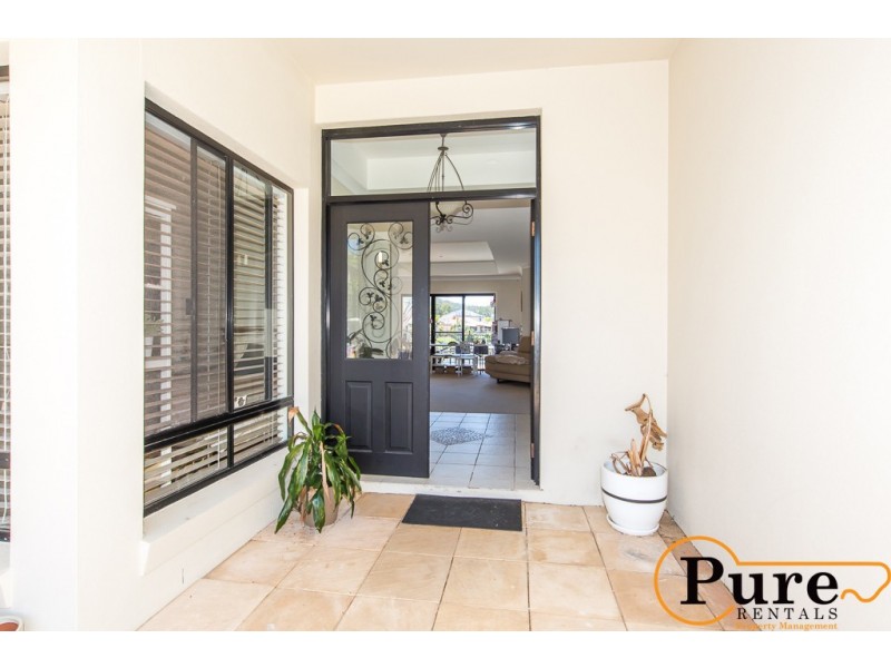7 Palmyra Court, Burleigh Waters QLD 4220