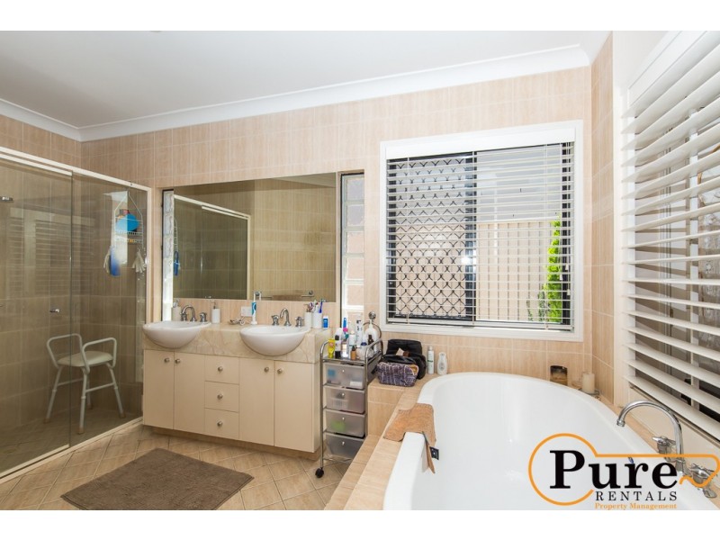 7 Palmyra Court, Burleigh Waters QLD 4220