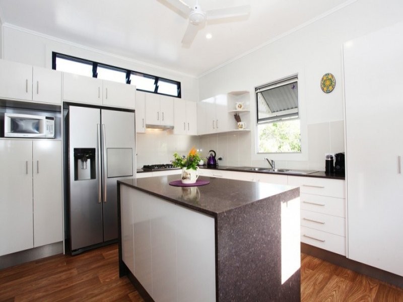 9 Nile Street, Riverview QLD 4303