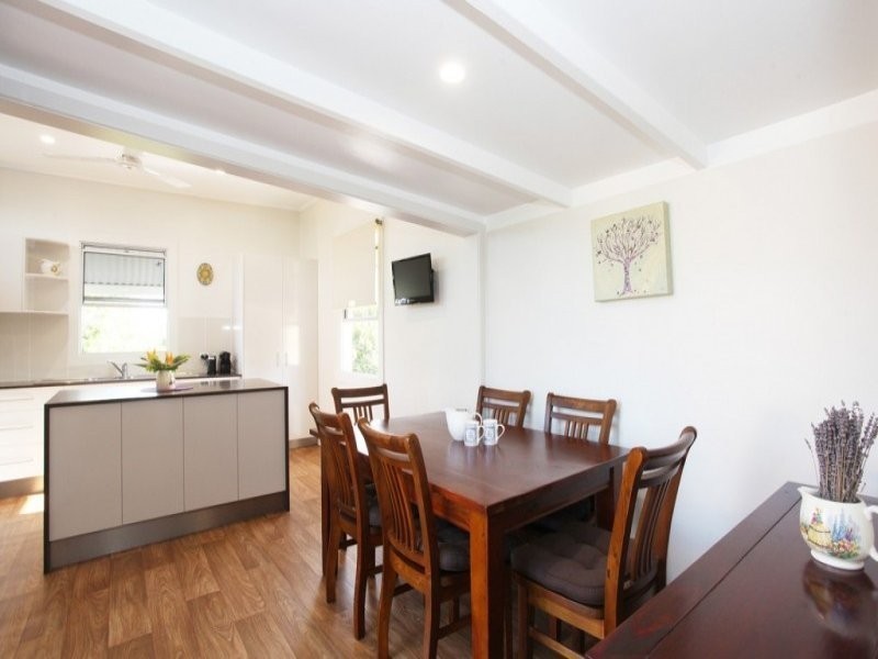 9 Nile Street, Riverview QLD 4303