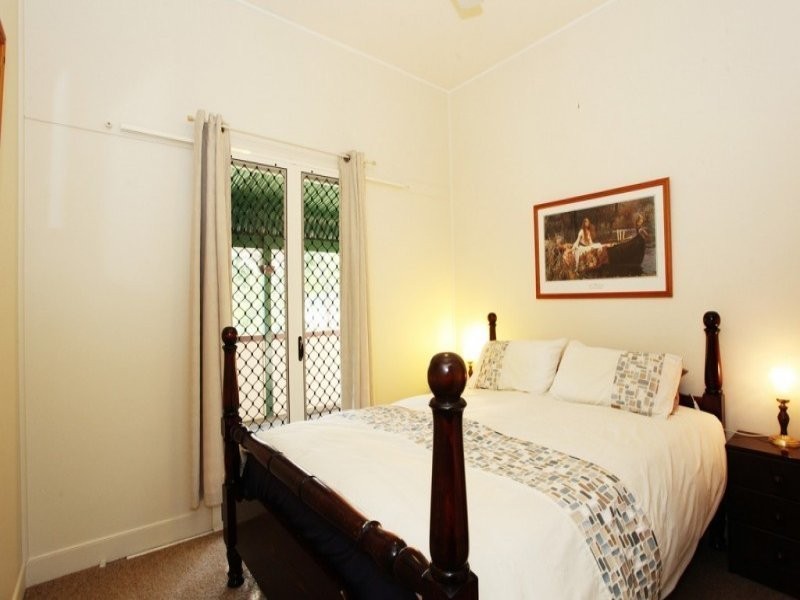 9 Nile Street, Riverview QLD 4303