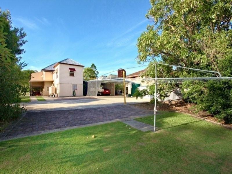 9 Nile Street, Riverview QLD 4303