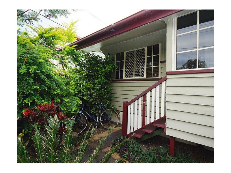 16 Sword Street, Woolloongabba QLD 4102