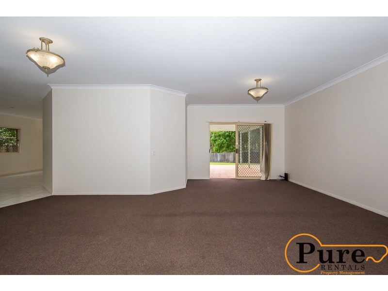 18 Arnold Palmer Drive, Parkwood QLD 4214