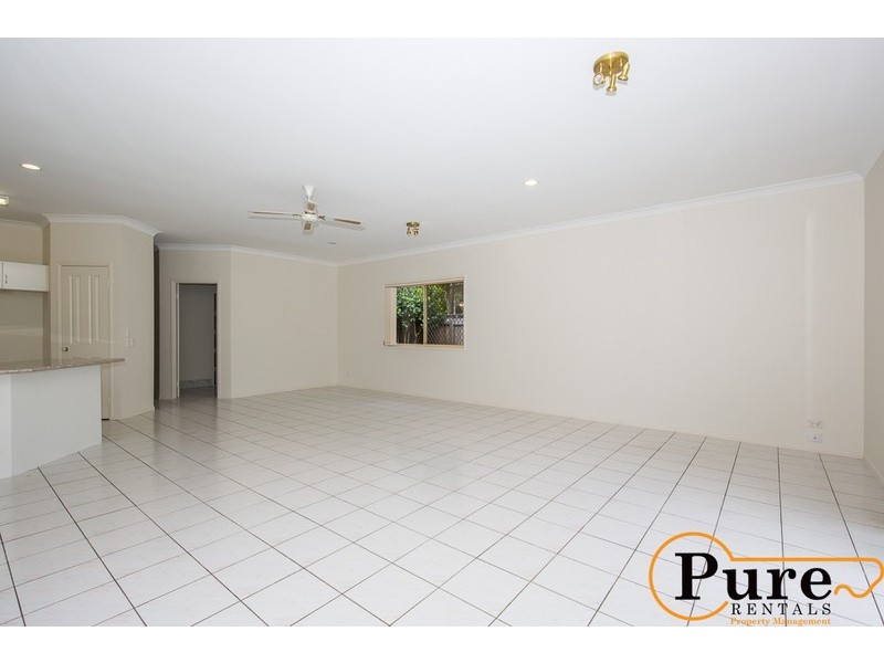 18 Arnold Palmer Drive, Parkwood QLD 4214