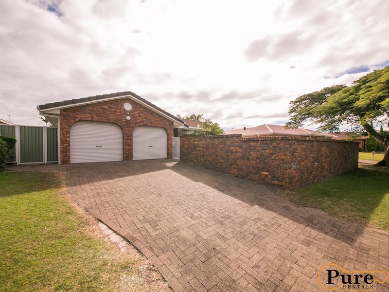 7 Nicolson Court, Mermaid Waters QLD 4218