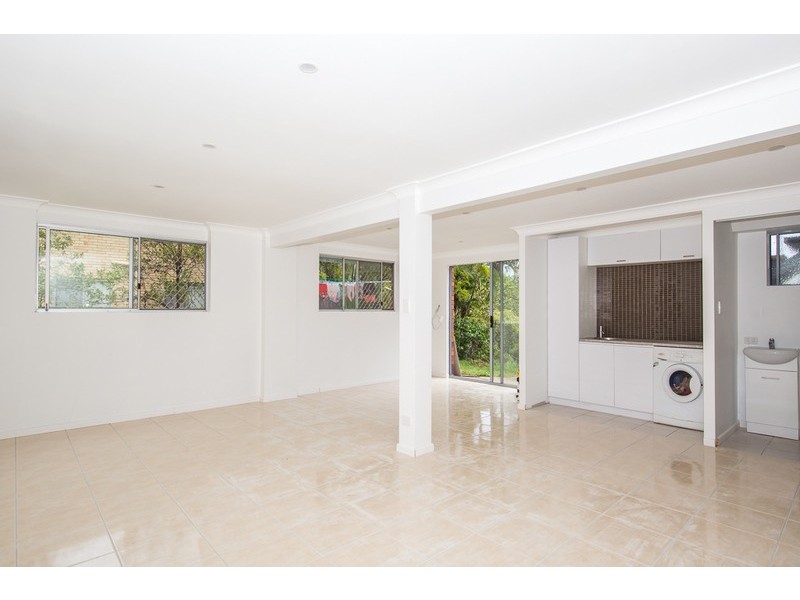 35 Barney Street, Arana Hills QLD 4054