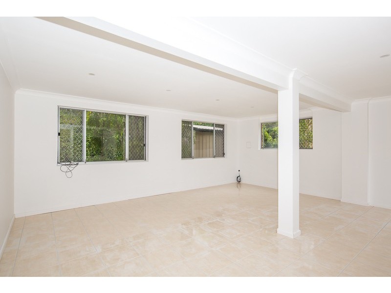 35 Barney Street, Arana Hills QLD 4054