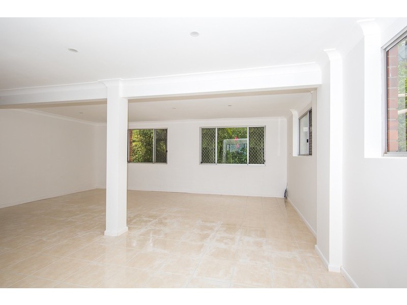 35 Barney Street, Arana Hills QLD 4054