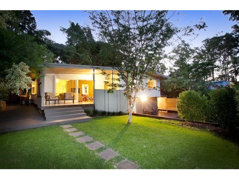 17 Trenton Street, Kenmore QLD 4069