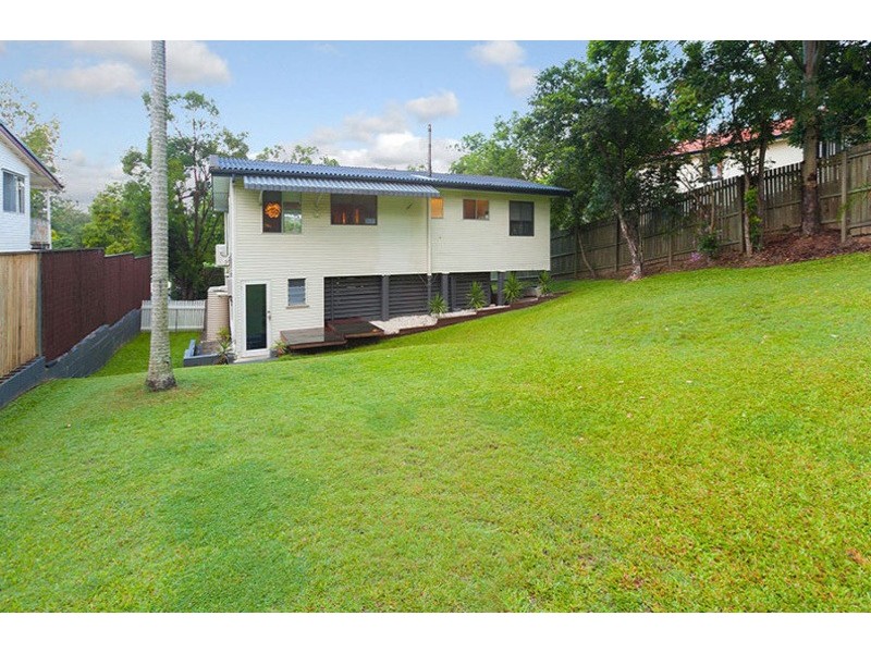 25 David Road, Holland Park QLD 4121